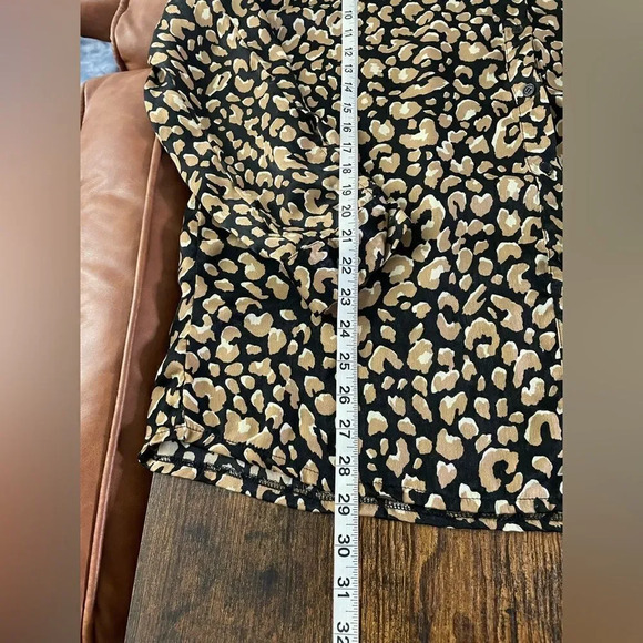 Missguided Women's Animal Print Oversized Satin Shirt - Picture 6 of 7